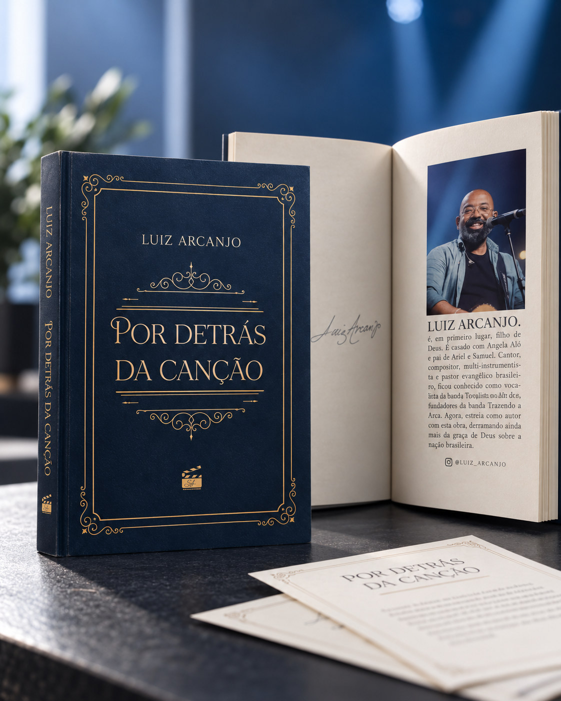 Livro Por Detrás da Canção, de Luiz Arcanjo, em composição editorial